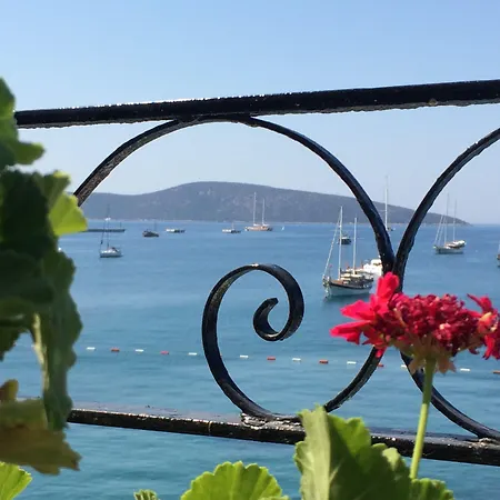 Oda ve Kahvaltı Gozde Deniz Boutique